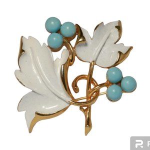 Vintage Sarah Coventry Brooch Pin White Enamel Leaves Blue Berries 1960's